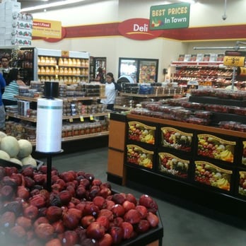 Smart & Final - Fruits and veggi - Grocery Near Me - Burbank, California