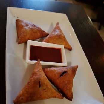 Queen Of Sheba - Sambousa (lentil and meat) - Ethiopian Near Me - New York, New York Queen Of Sheba - Sambousa (lentil and meat) - Ethiopian Near Me - New York, New York