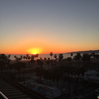High Rooftop Lounge - Great views - Lounges Near Me - Venice, California High Rooftop Lounge - Great views - Lounges Near Me - Venice, California