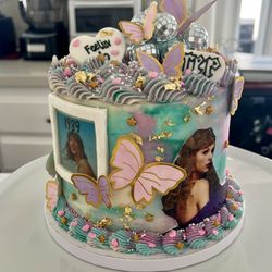 Twilight Delights Bakery - The most gorgeous tswift themed cake!