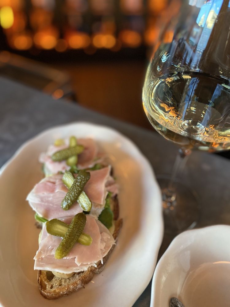 VIN SUR VINGT Updated September 2024 31 Photos & 36 Reviews 100