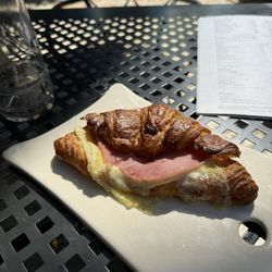 Le Pain Quotidien - Ham cheese croissant