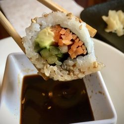Burmese Bowl - Vegetable roll: avocado, carrot, and cucumber