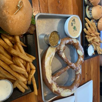 Sunriver Brewing -Oakway Pub - New American Near Me - Eugene, Oregon