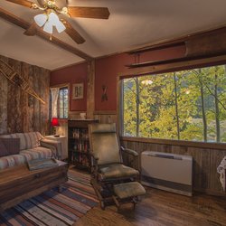 Buckeye's Cabin - Luna Living Room