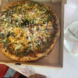 Center Court Pizza & Brew - Monday large special