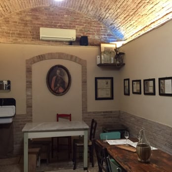 La Prosciutteria - One of the small rooms downstairs - Wine Bars Near Me - Siena, SI