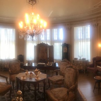 Casa Loma - Round room - Museums Near Me - Toronto, Ontario