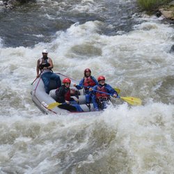 Geo Tours Whitewater Raft Trips - One of our fun class 3 rapids