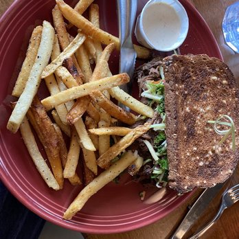 The Custer Wolf - Buffalo Sandwich - American Near Me - Custer, South Dakota