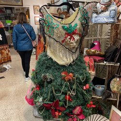 Vintage Etc Antique Mall - Perfect for the company Christmas party.