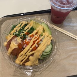 The Mad Tuna over black rice & 12oz Organic Ginger Pomegranate Lemonade
