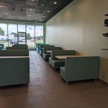 Light Cantine - Interior - Bubble Tea Near Me - Madison Heights, Michigan