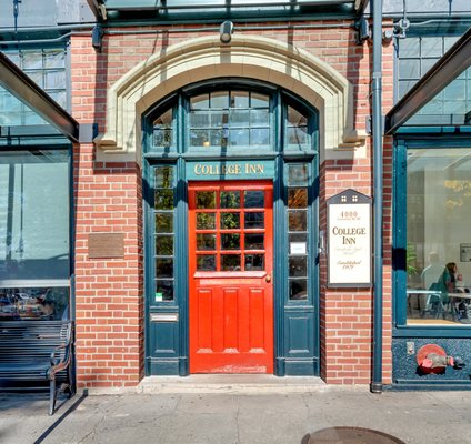 College Inn Hotel by null