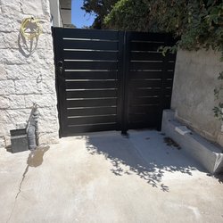 HA In CA Fencing - Aluminum semi privacy gate and section with the smart lock