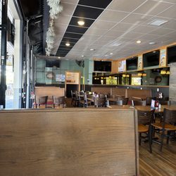 Ravenswood Pub - Inside Patio