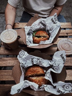 Hank's Bagels by null