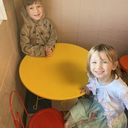 Dale's Donut Shop - Kids Seating