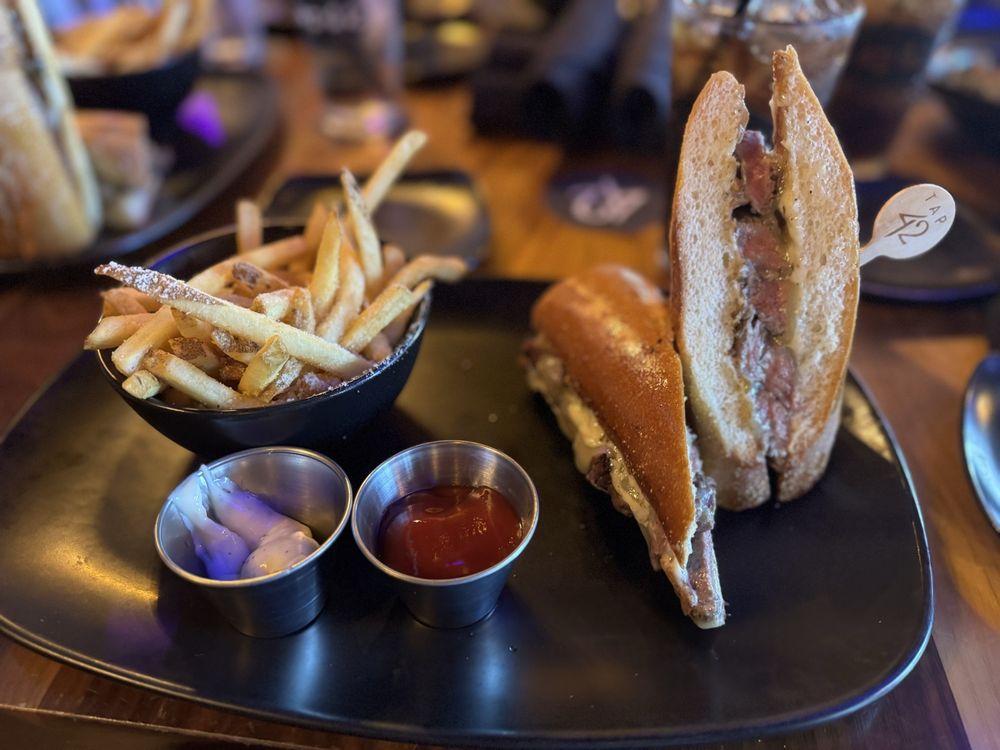 Social spots from Tap 42 - Doral