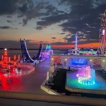 Margaritaville Resort Biloxi - Paradise Pier Sunset - Resorts Near Me - Biloxi, Mississippi Margaritaville Resort Biloxi - Paradise Pier Sunset - Resorts Near Me - Biloxi, Mississippi