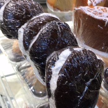 Beiler's Bakery - Lovely and cheap whoopie pies, muffins, cakes and pies! Huge and filling and perfect for an indulgent breakfast - Bakeries Near Me - Philadelphia, Pennsylvania