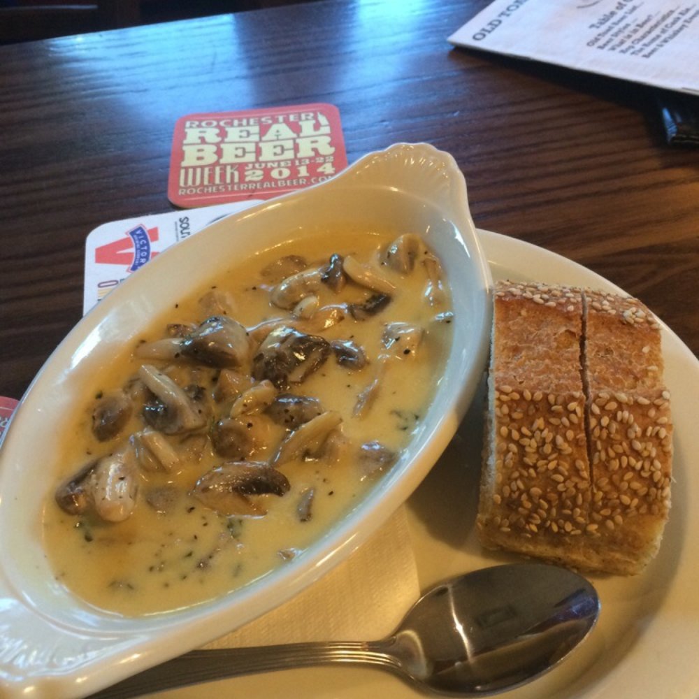The Old Toad - Garlic Mushrooms and bread. Excellent. - Pubs Near Me - Rochester, New York