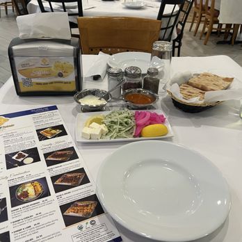Noon O Kabab - Setting and seating. - Persian/Iranian Near Me - Hickory Hills, Illinois Noon O Kabab - Setting and seating. - Persian/Iranian Near Me - Hickory Hills, Illinois