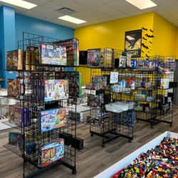 Bricks & Minifigs - North Phoenix