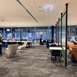 United Club - Concourse C Gate 10