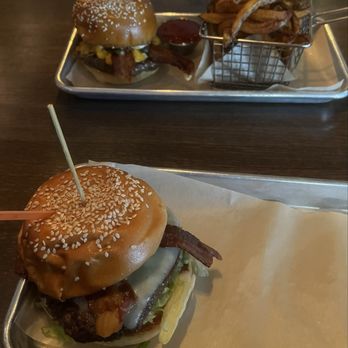 5280 Burger Bar - Burgers Near Me - Denver, Colorado 5280 Burger Bar - Burgers Near Me - Denver, Colorado