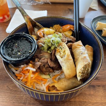 Bun Mee - Bun Tea - Shrimp, pork egg roll bowel...yum! Fresh! - Vietnamese Near Me - Shakopee, Minnesota Bun Mee - Bun Tea - Shrimp, pork egg roll bowel...yum! Fresh! - Vietnamese Near Me - Shakopee, Minnesota