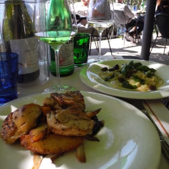 Hotel DU LAC - Chicken dish and ravioli dish, superb!! - Hotels & Travel Near Me - Varenna, SO Hotel DU LAC - Chicken dish and ravioli dish, superb!! - Hotels & Travel Near Me - Varenna, SO