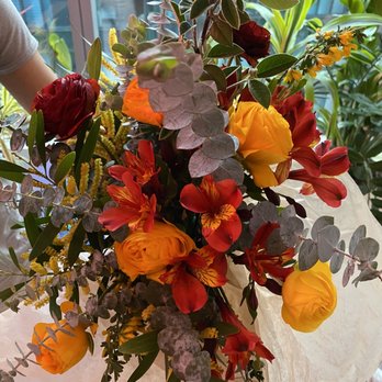 Poppy Cart - Floral Designers Near Me