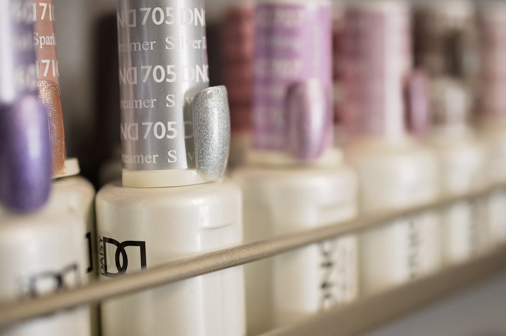 Proverbs 31 Nails & Hair Logo