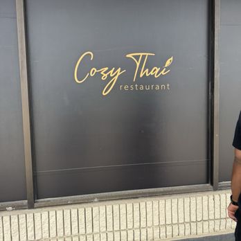 Cozy Thai Restaurant - Outside - Thai Near Me - Kansas City, Missouri