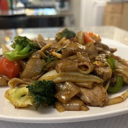 Eggs & Thai Café - Drunken noodles with duck