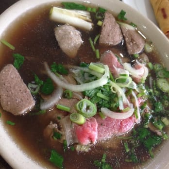 Truong Thanh Vietnamese Restaurant - Rare beef and beef balls noodles - Vietnamese Near Me - Vancouver, British Columbia