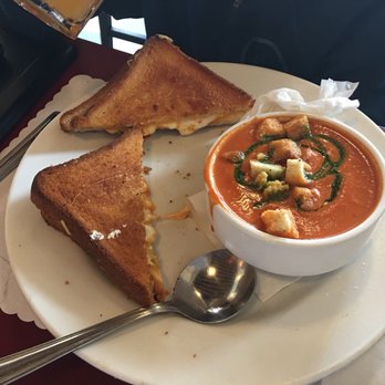 The Red Wagon - Diners Near Me - Vancouver, British Columbia