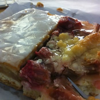 Der Bäcker - Rhubarb-A-rama and Apple Lurv. - Bakeries Near Me - Berlin, BE