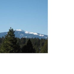 Crater Lake Inn & Retreat - This is view of cascades wilderness from rooms...