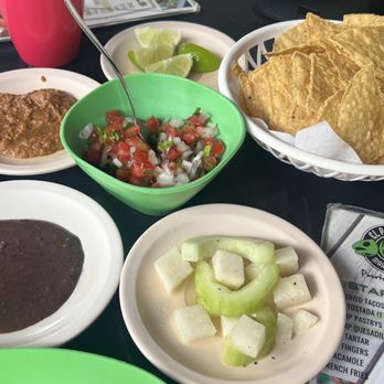 El Pesquero - Chips and salsa - black bean was incredible, same with the pico - Seafood Near Me - Quintana Roo, ROO El Pesquero - Chips and salsa - black bean was incredible, same with the pico - Seafood Near Me - Quintana Roo, ROO