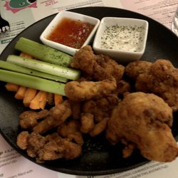 Green Flamingo - Cauliflower Wings, leider sehr salzig