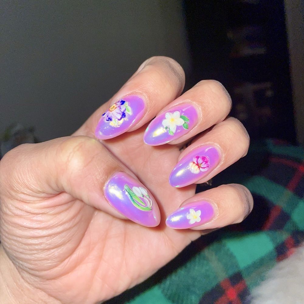 I love my new nails! I love my new nails!