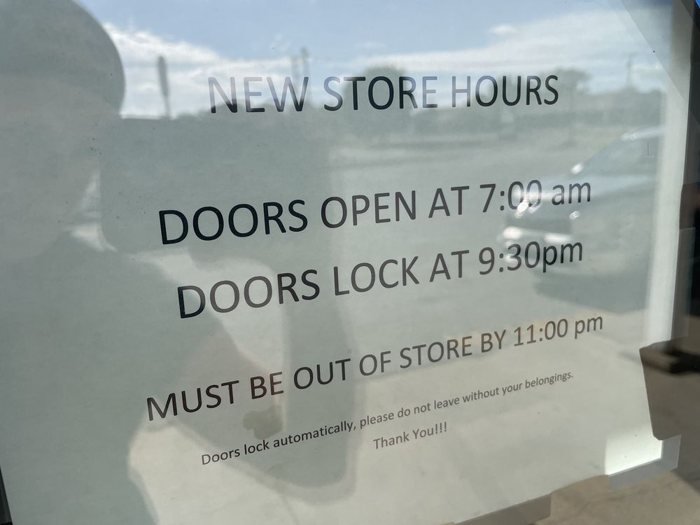 SOAPY WATERS LAUNDROMAT Updated September 2024 11 Reviews 3937