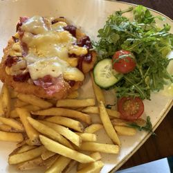 Haworth Old Hall - Hunter's chicken schnitzel