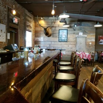 Louis' Basque Corner - Inside - Basque Near Me - Reno, Nevada