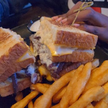 Backroads Burger & Bar - Wagu burger with grilled cheese for buns - Burgers Near Me - Plainfield, Illinois