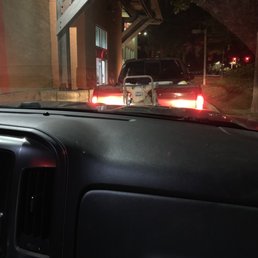 I've been waiting, stuck in line thanks to the curb.....for 35 minutes and there were only 4 cars. I've been waiting, stuck in line thanks to the curb.....for 35 minutes and there were only 4 cars.