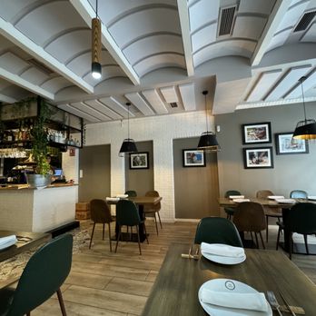 Tres Por Cuatro - Restaurants Near Me - Madrid, M