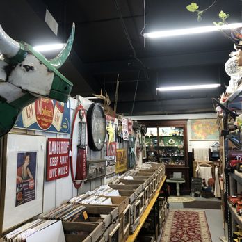 Country Bumpkin' Antiques - Vintage vinyl. - Home Decor Near Me - Templeton, Massachusetts